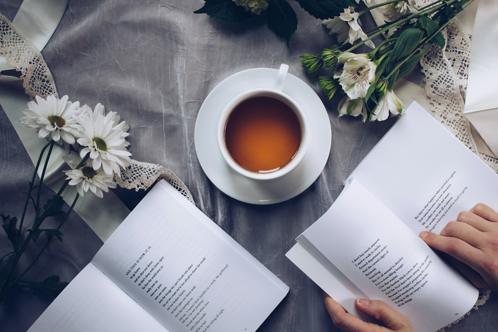 How Even 20 Minutes of Reading a Day Can Change Your Life